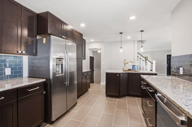 4850 W 64th Street, Edina, MN 55435