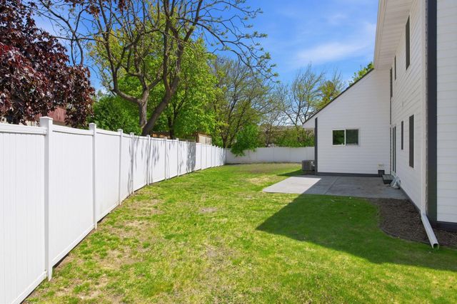 4850 W 64th Street, Edina, MN 55435