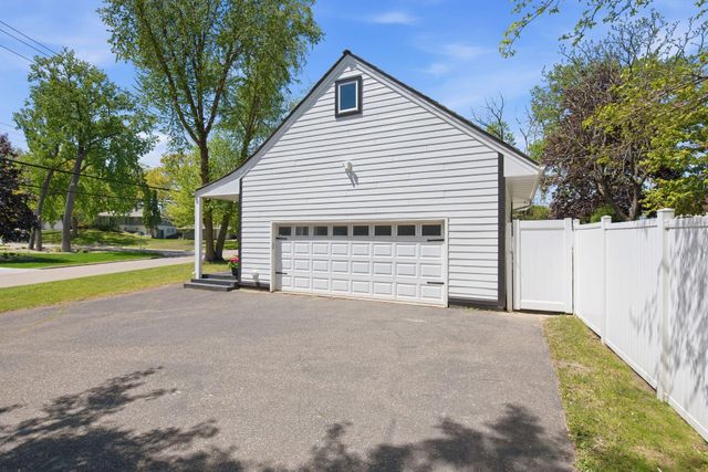 4850 W 64th Street, Edina, MN 55435
