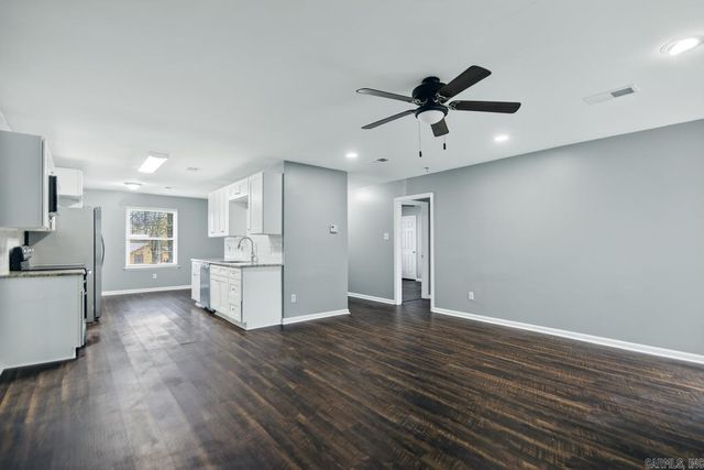 16 Carmen Court, Jacksonville, AR 72223