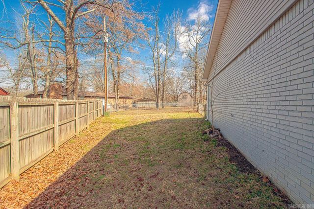 16 Carmen Court, Jacksonville, AR 72223