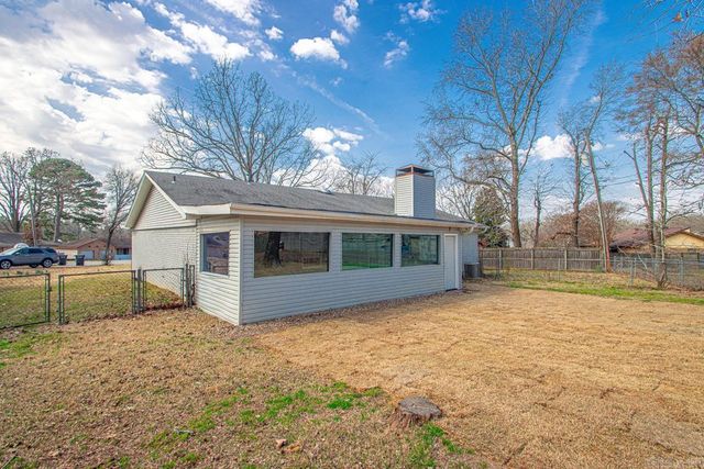 16 Carmen Court, Jacksonville, AR 72223