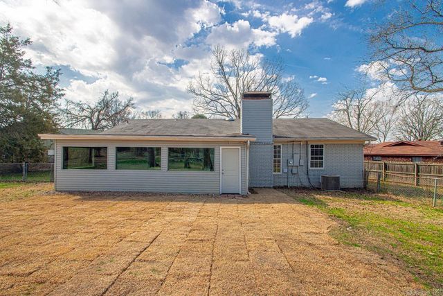 16 Carmen Court, Jacksonville, AR 72223