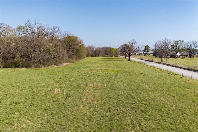 14745 Russell Road, Siloam Springs, AR 72761