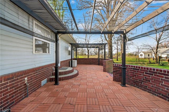 14745 Russell Road, Siloam Springs, AR 72761