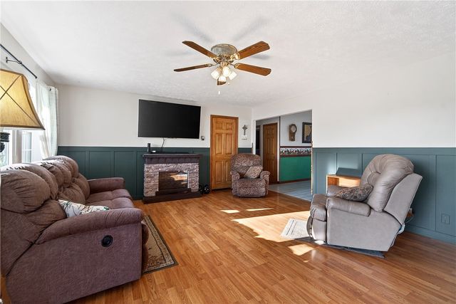 14745 Russell Road, Siloam Springs, AR 72761