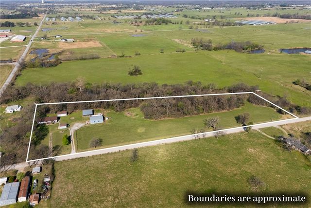 14745 Russell Road, Siloam Springs, AR 72761
