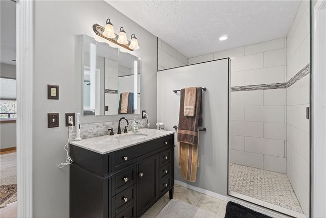 14745 Russell Road, Siloam Springs, AR 72761