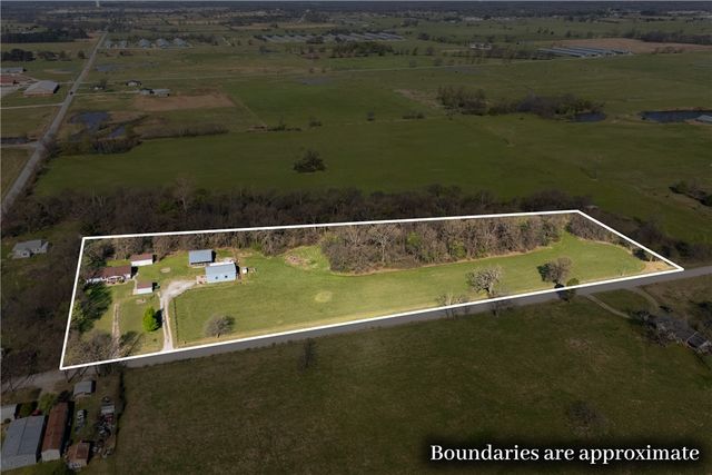 14745 Russell Road, Siloam Springs, AR 72761