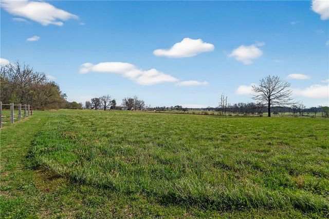 14745 Russell Road, Siloam Springs, AR 72761