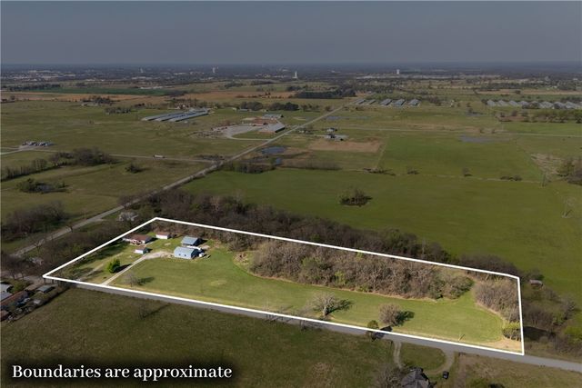 14745 Russell Road, Siloam Springs, AR 72761