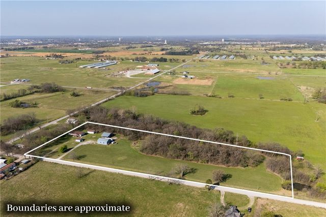 14745 Russell Road, Siloam Springs, AR 72761