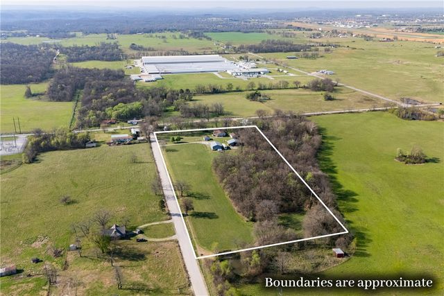 14745 Russell Road, Siloam Springs, AR 72761