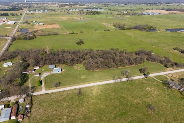 14745 Russell Road, Siloam Springs, AR 72761