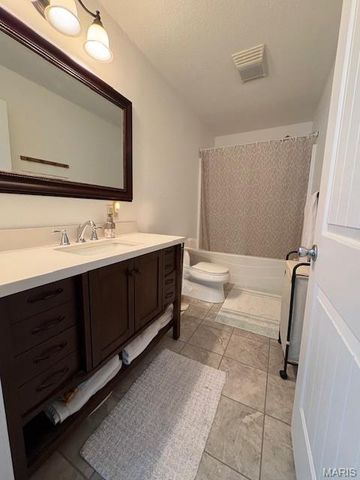 1013 Z And Z Road, Greenville, IL 62246