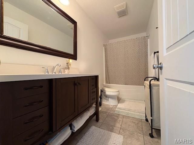 1013 Z And Z Road, Greenville, IL 62246