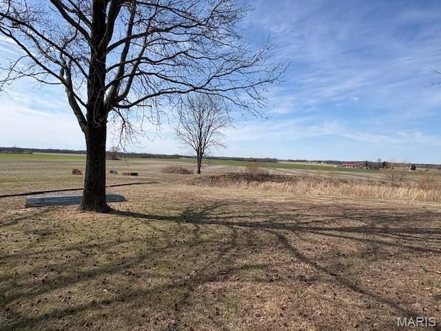 1013 Z And Z Road, Greenville, IL 62246