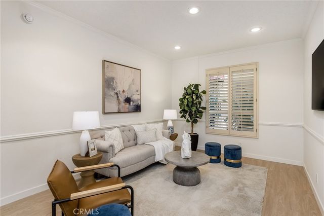 5216 Yarmouth Avenue 105, Encino, CA 91316