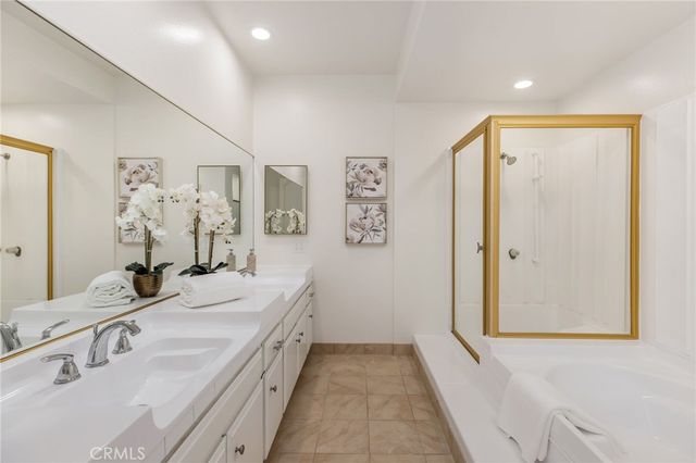 5216 Yarmouth Avenue 105, Encino, CA 91316