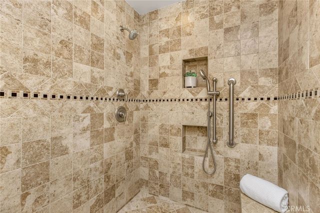 5216 Yarmouth Avenue 105, Encino, CA 91316