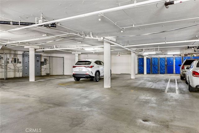 5216 Yarmouth Avenue 105, Encino, CA 91316