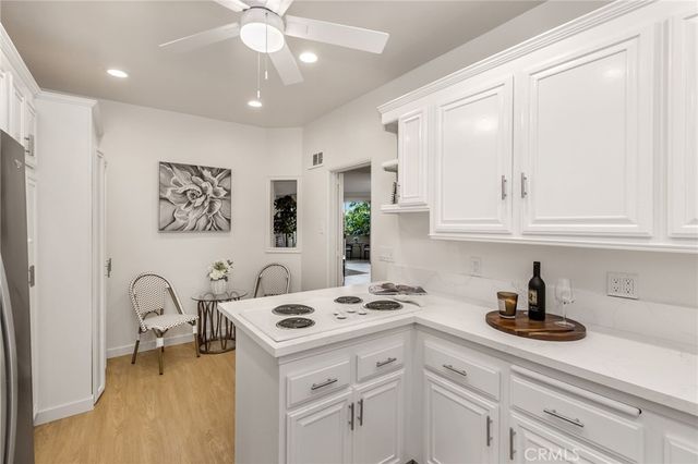 5216 Yarmouth Avenue 105, Encino, CA 91316