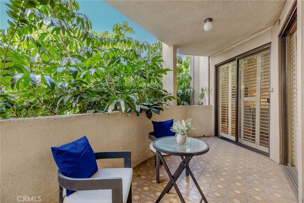 5216 Yarmouth Avenue 105, Encino, CA 91316 — photo 5