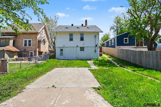 3076 S 34Th Street, Omaha, NE 68105