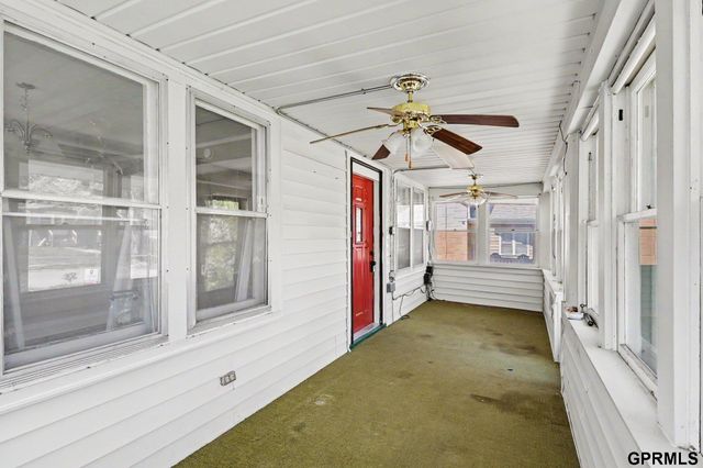 3076 S 34Th Street, Omaha, NE 68105
