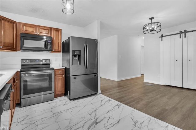 11 Alpine ST, Newport News, VA 23606