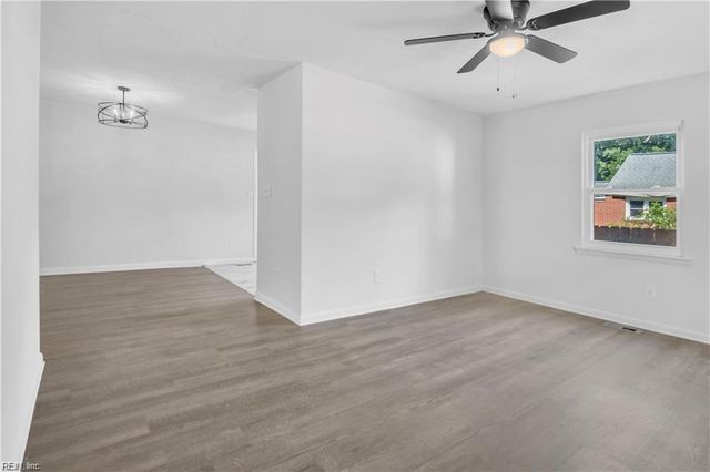 11 Alpine ST, Newport News, VA 23606