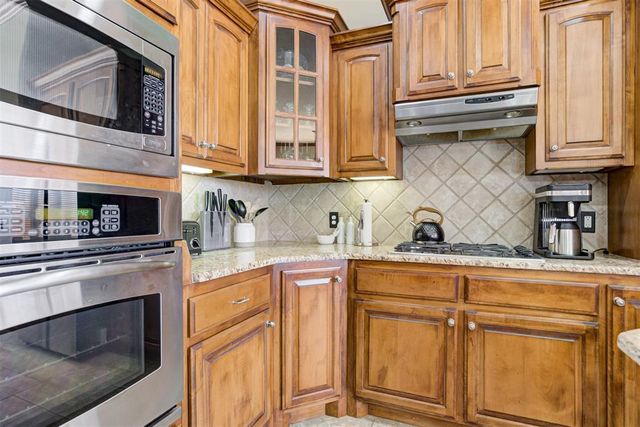 8108 Redhawk Lane, Edmond, OK 73034