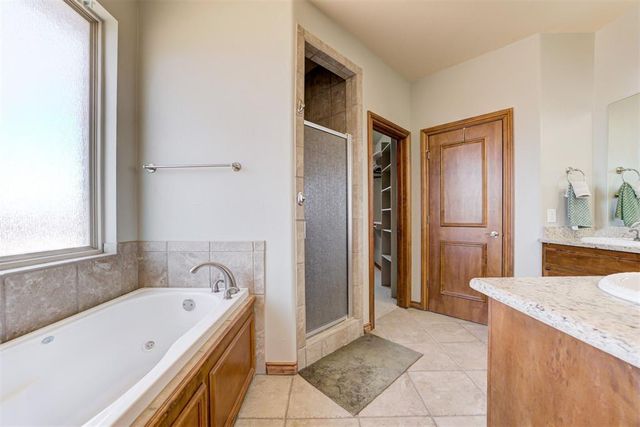 8108 Redhawk Lane, Edmond, OK 73034