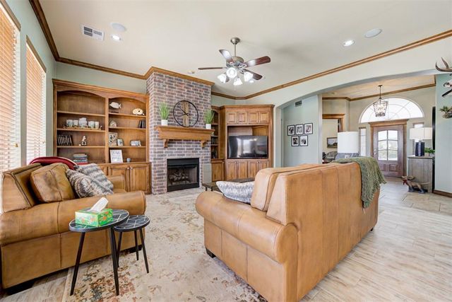 8108 Redhawk Lane, Edmond, OK 73034