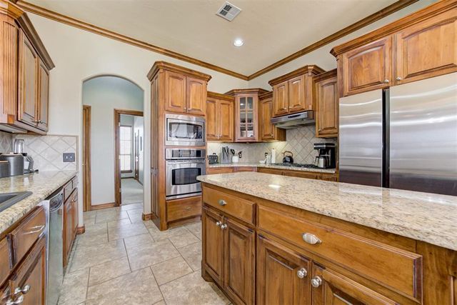 8108 Redhawk Lane, Edmond, OK 73034