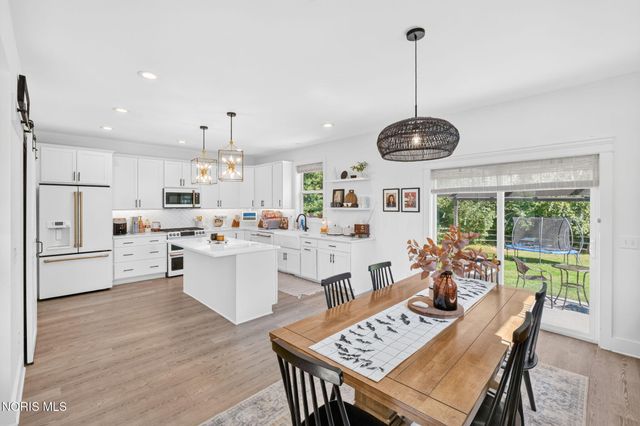 4925 Black Road, Monclova, OH 43542