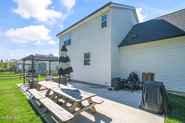 4925 Black Road, Monclova, OH 43542