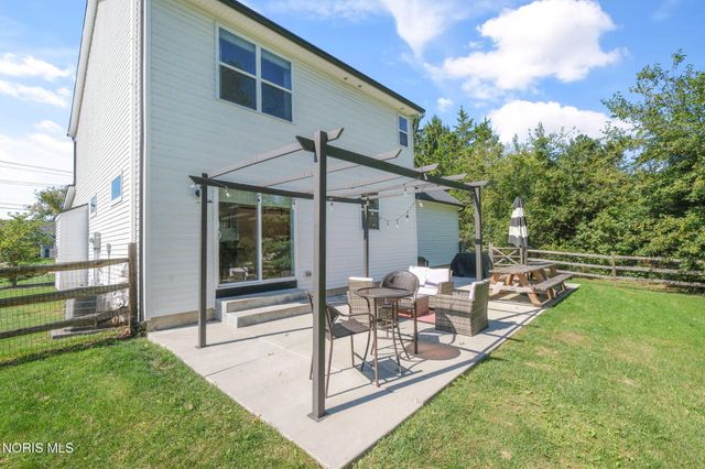 4925 Black Road, Monclova, OH 43542