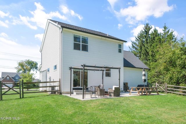 4925 Black Road, Monclova, OH 43542
