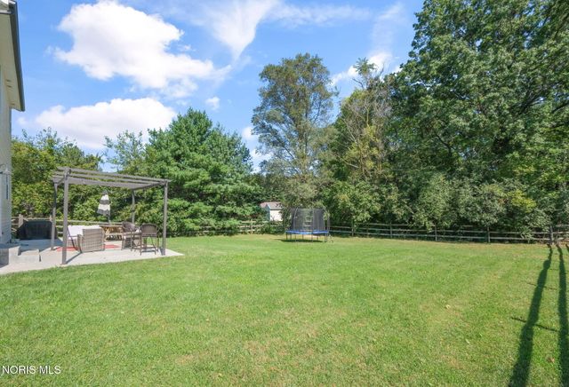 4925 Black Road, Monclova, OH 43542