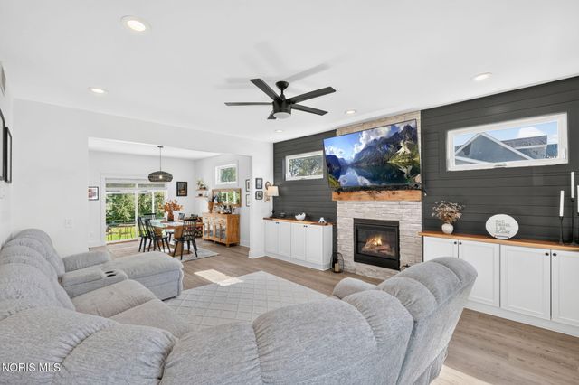 4925 Black Road, Monclova, OH 43542