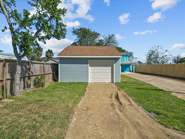 917 21st Street Street, San Leon, TX 77539
