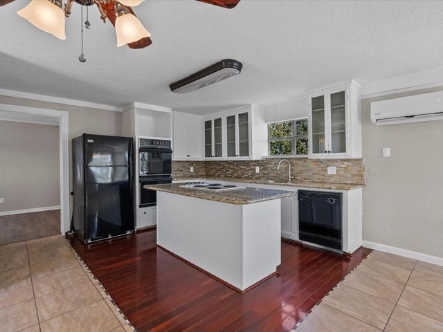 917 21st Street Street, San Leon, TX 77539