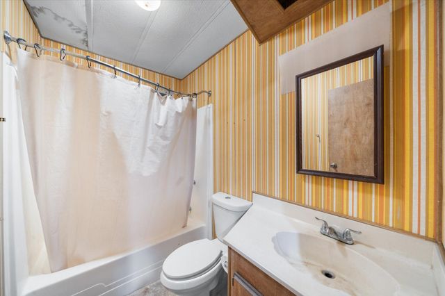 16578 Blue Horse Road, Anderson, CA 96007