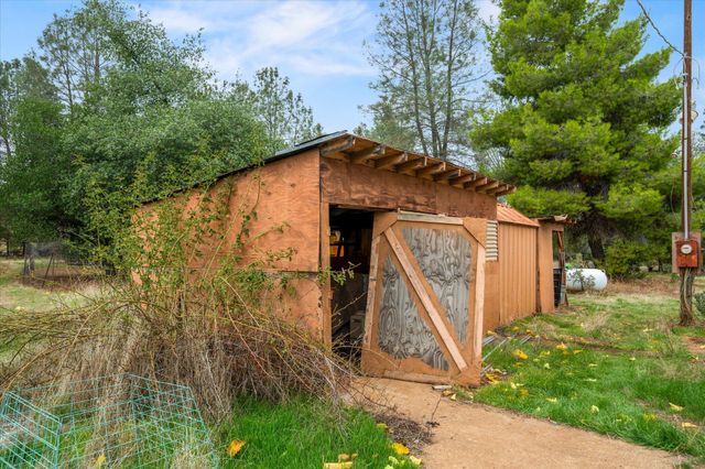 16578 Blue Horse Road, Anderson, CA 96007