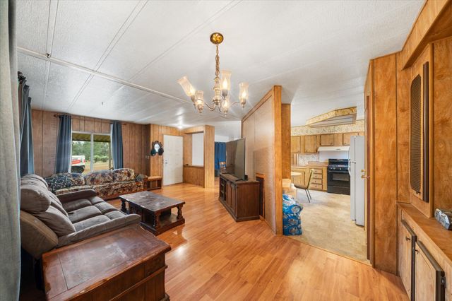 16578 Blue Horse Road, Anderson, CA 96007