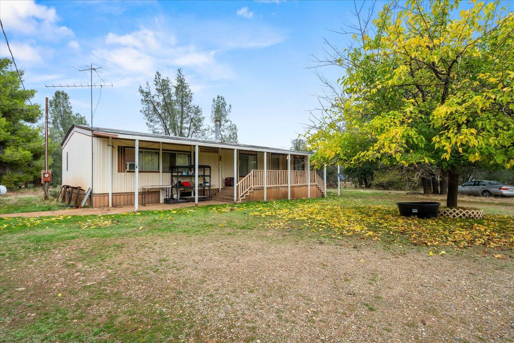 16578 Blue Horse Road, Anderson, CA 96007