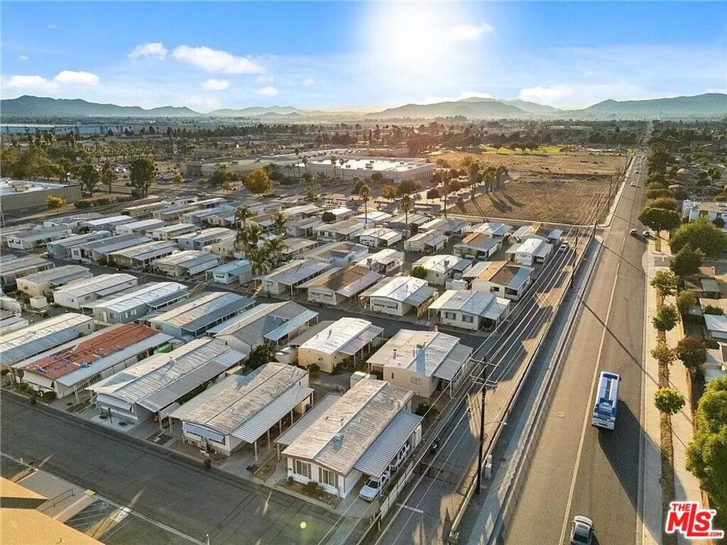 Image 12 of property listing at 1895 W Devonshire Avenue 144, Hemet, CA 92545