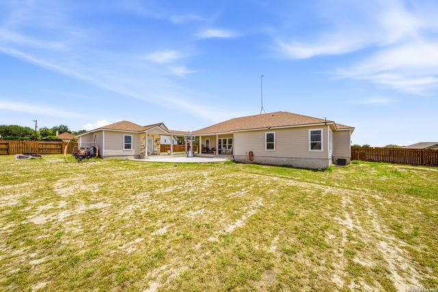 55 LOG CABIN WAY, Poteet, TX 78065