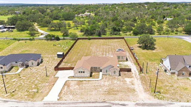 55 LOG CABIN WAY, Poteet, TX 78065
